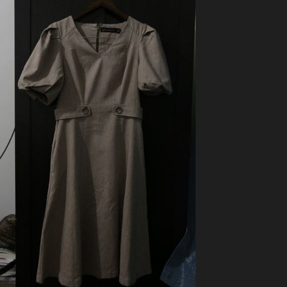 Tan Beige Light Brown A-line retro puffed sleeve dress, pre-owned,worn once - Picture 2 of 10